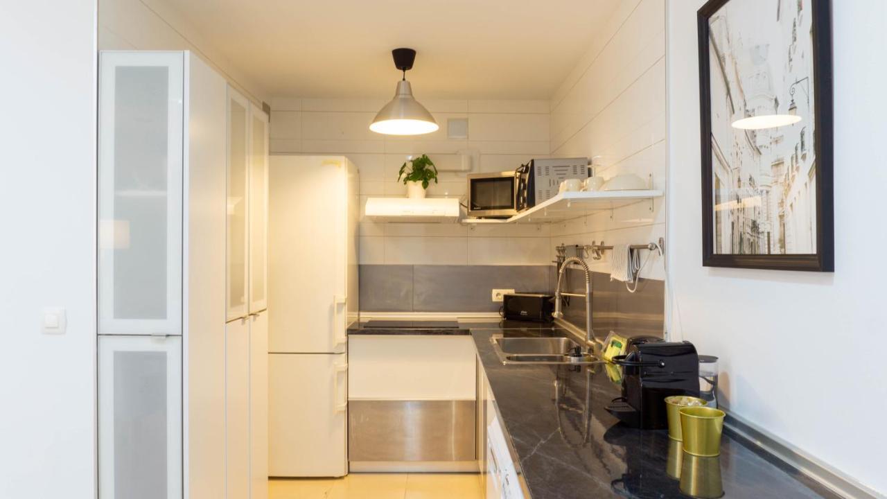 Apartment Caleta Beach มาลากา ภายนอก รูปภาพ