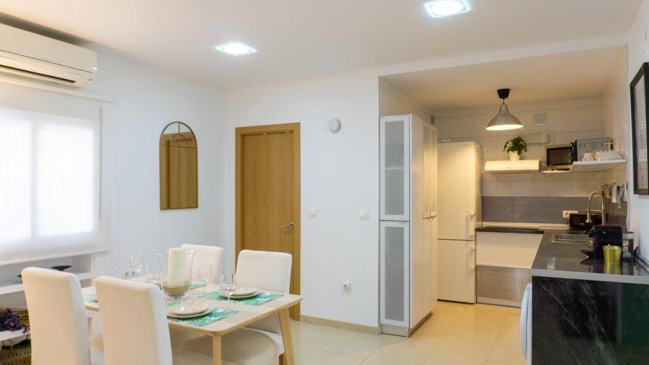 Apartment Caleta Beach มาลากา ภายนอก รูปภาพ