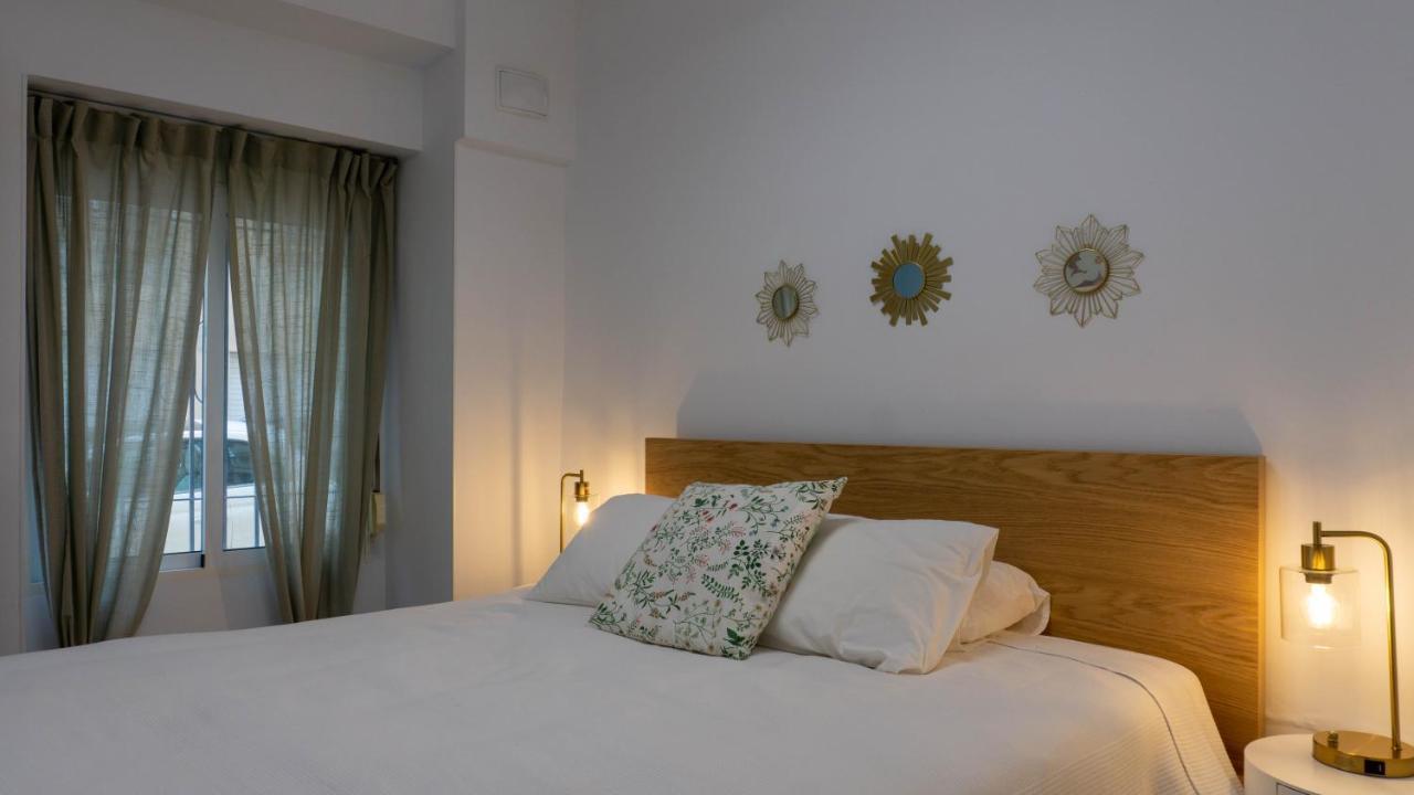 Apartment Caleta Beach มาลากา ภายนอก รูปภาพ