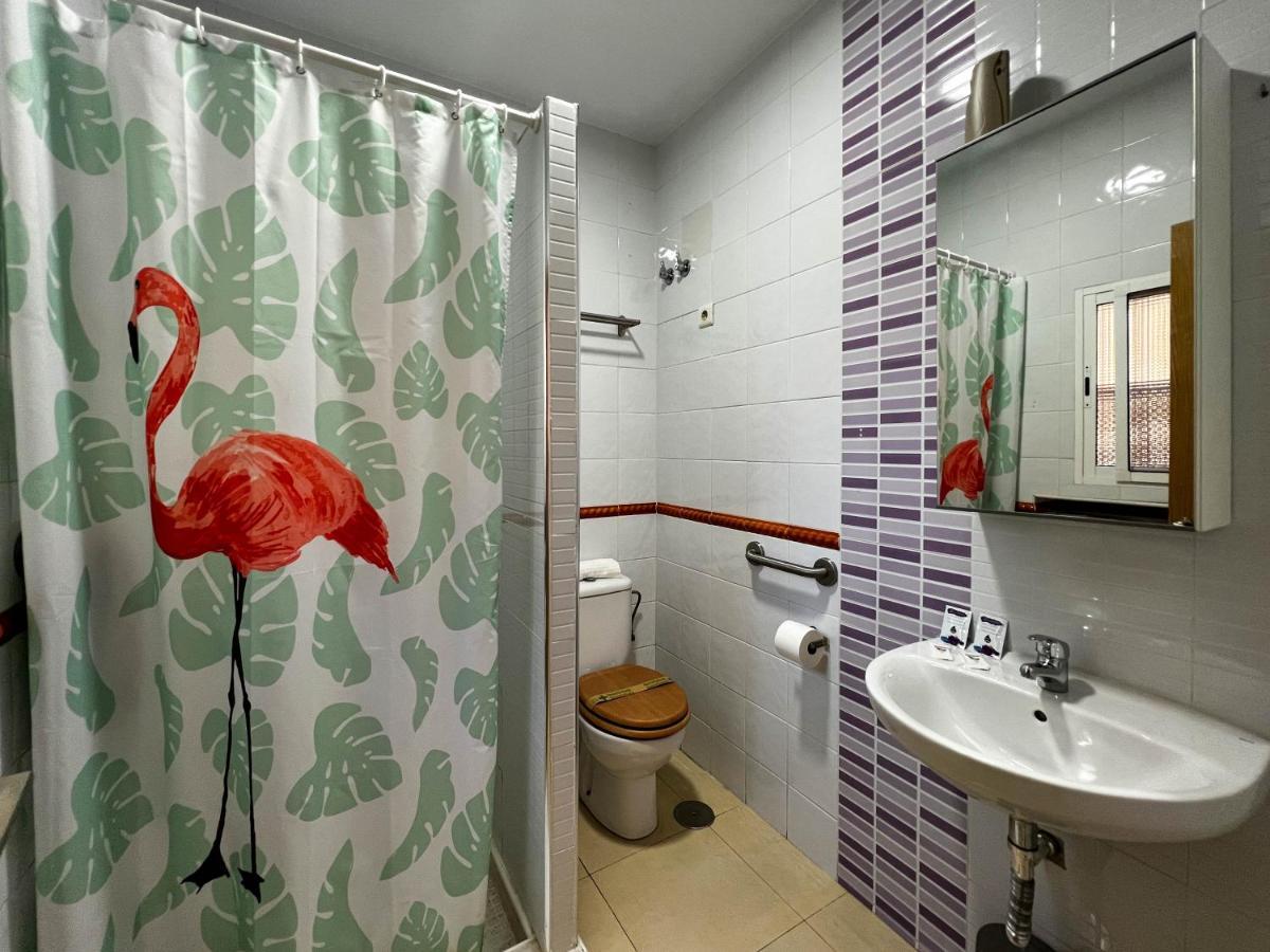 Apartment Caleta Beach มาลากา ภายนอก รูปภาพ