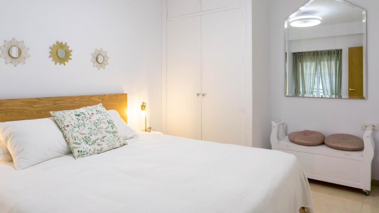 Apartment Caleta Beach มาลากา ภายนอก รูปภาพ