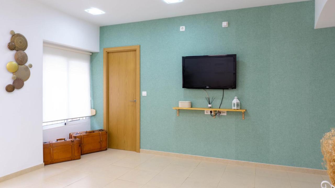 Apartment Caleta Beach มาลากา ภายนอก รูปภาพ