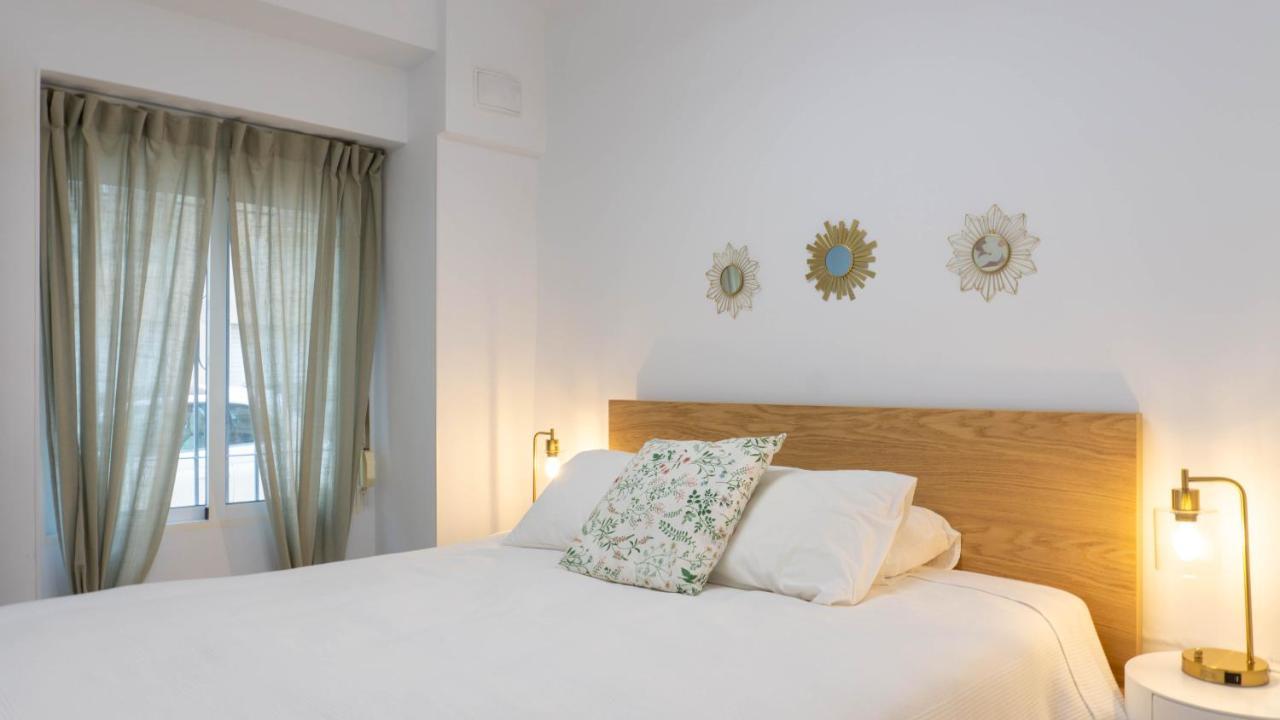 Apartment Caleta Beach มาลากา ภายนอก รูปภาพ
